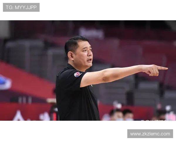 中国篮球队备战世界杯新挑战 明星球员回归助力队伍冲击更高目标