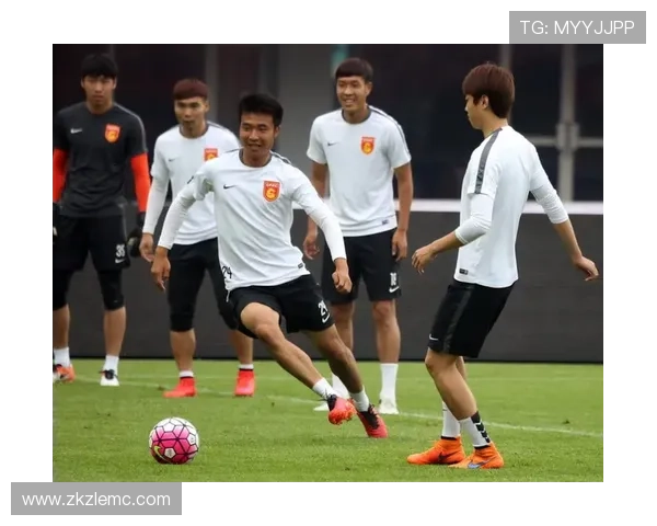 全球总决赛燃战正酣各大战队鏖战不休新王登顶悬念即将揭晓 全球总决赛燃战正酣各大战队鏖战不休新王登顶悬念即将揭晓