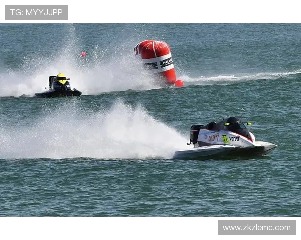 摩托大奖赛赛场风云再起多支车队与新秀强势搅动冠军争夺战激烈上演