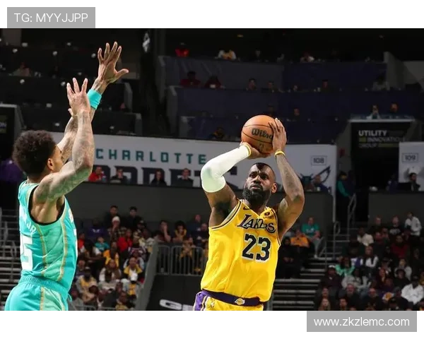 浓眉复出助力湖人豪取三连胜 詹姆斯状态回暖力压勇士