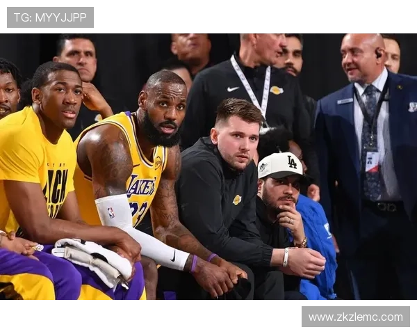 詹姆斯再创历史纪录 湖人击败勇士迎来五连胜 詹姆斯再创历史纪录 湖人击败勇士迎来五连胜