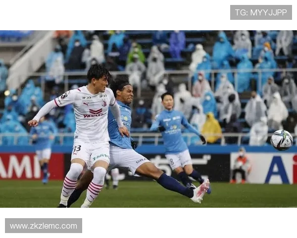 豪门对决引爆联赛焦点国脚状态回暖新帅战术初显成效球迷期待高涨 豪门对决引爆联赛焦点国脚状态回暖新帅战术初显成效球迷期待高涨