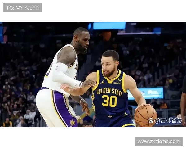 詹姆斯领衔湖人队迎战勇士,库里复出助力金州冲击季后赛