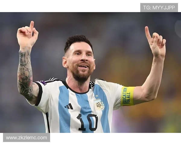 足球世界震动：梅西重返巴萨引发全球热议，球迷期待新篇章开启